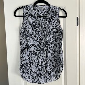 H&M conscious black & white sleeveless blouse with front pockets Womens size 4